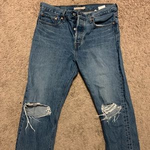 Levi’s Size 31 wedgie straight crop jeans